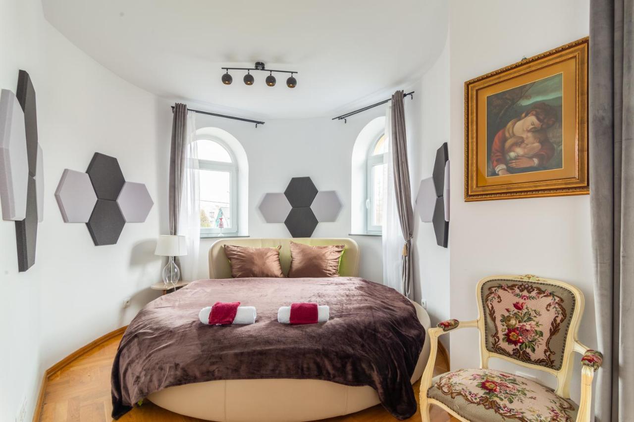 The Castle Suites & Apartment - Free Parking - (Adults Only) Краков Экстерьер фото