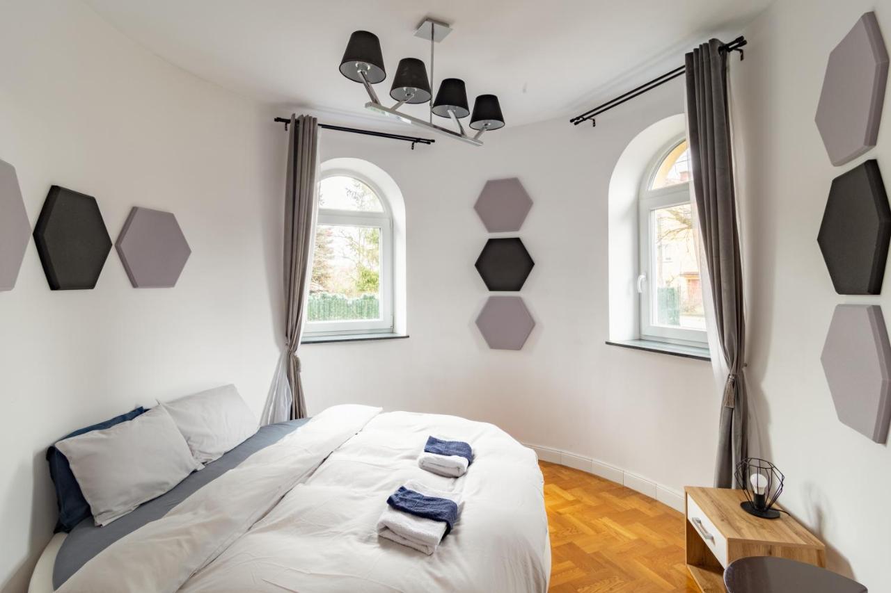 The Castle Suites & Apartment - Free Parking - (Adults Only) Краков Экстерьер фото