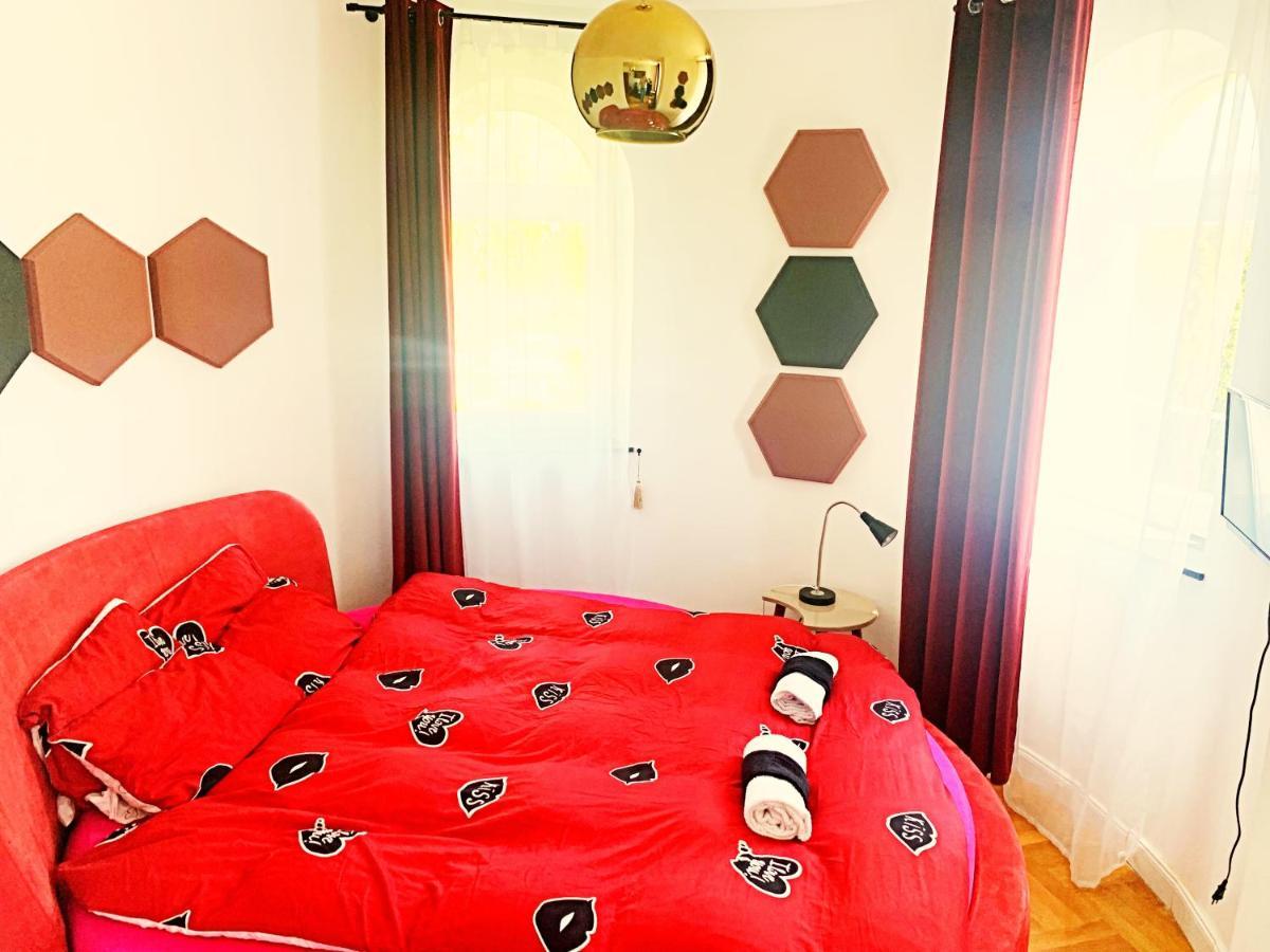 The Castle Suites & Apartment - Free Parking - (Adults Only) Краков Экстерьер фото